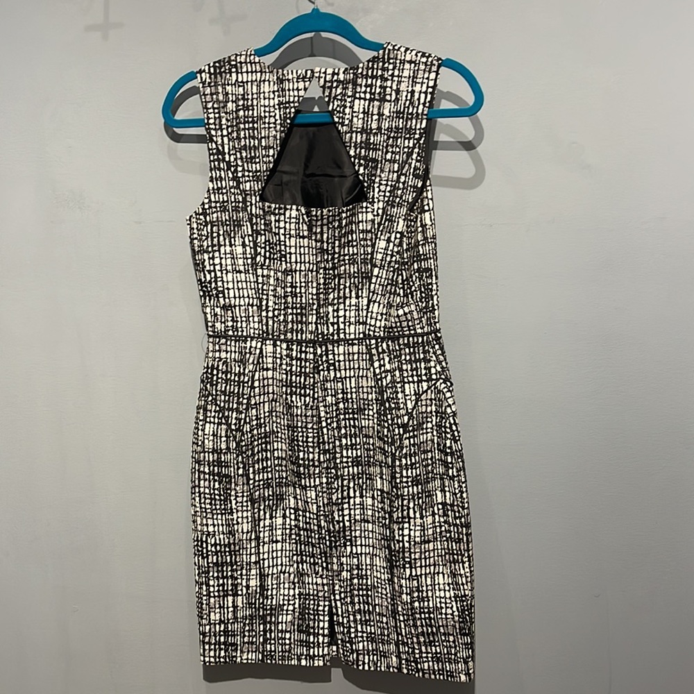 Dress - Picture 3 of 4